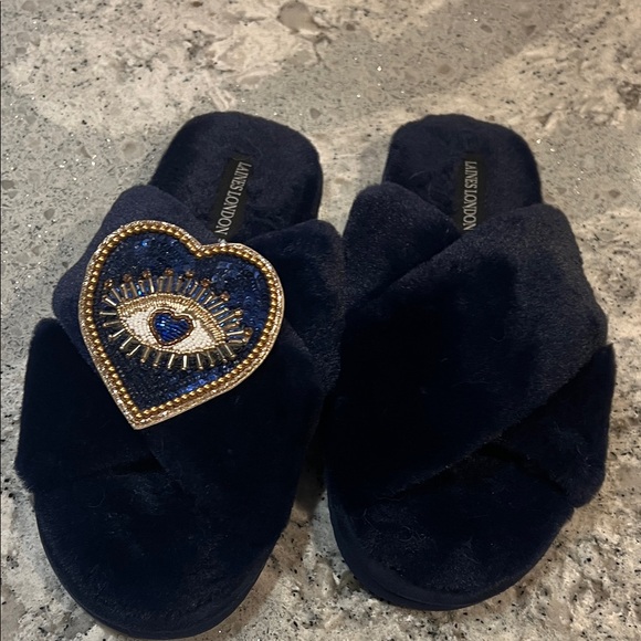 NWOT Laines London Navy Blue Fuzzy Slippers - Picture 1 of 10